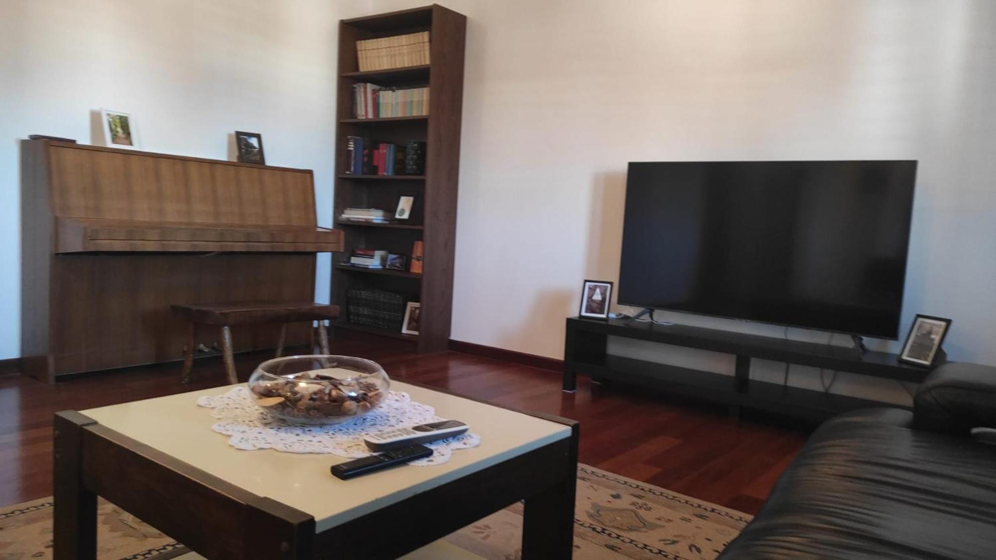 Luxury City Centre Apartment With Stunning View 오미스 외부 사진