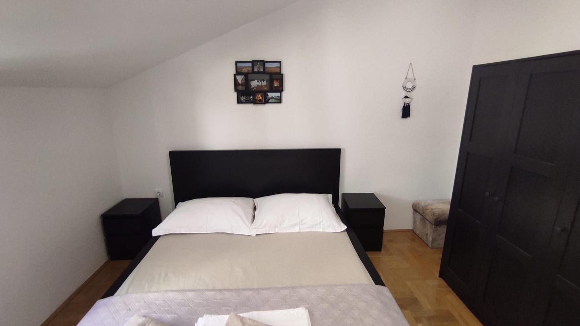 Luxury City Centre Apartment With Stunning View 오미스 외부 사진