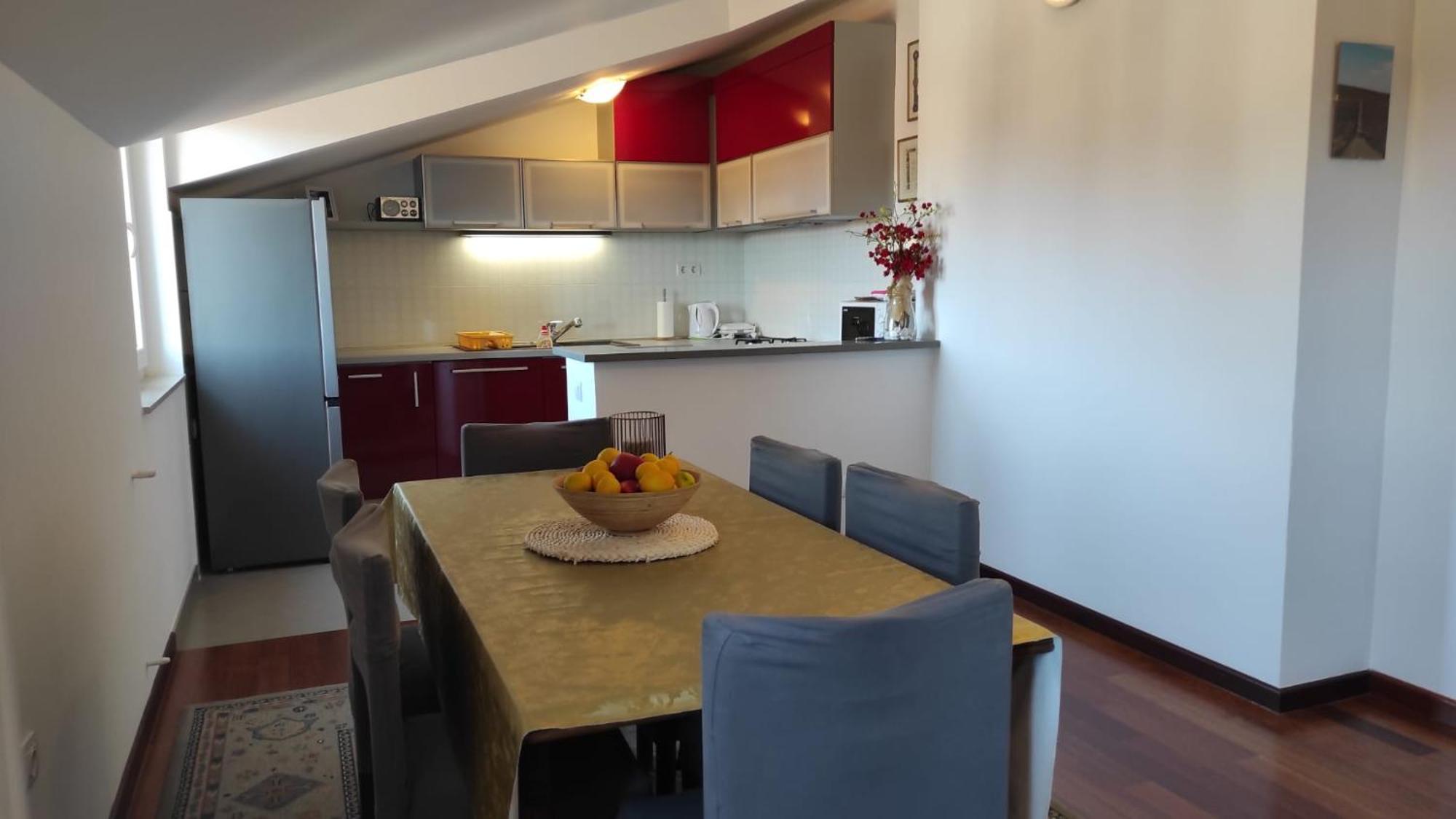 Luxury City Centre Apartment With Stunning View 오미스 외부 사진